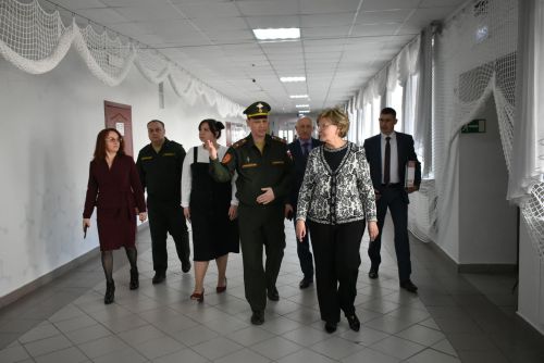 Депутат Госдумы РФ посетила кадетскую школу-интернат