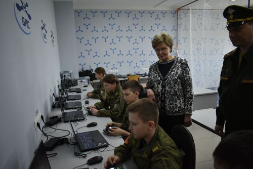 Депутат Госдумы РФ посетила кадетскую школу-интернат