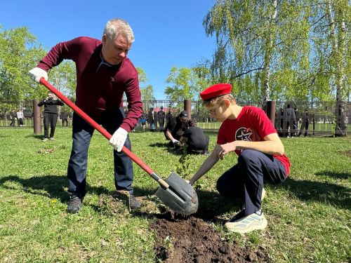Роман Исланов принял участие в акции «Сад памяти» в Болгаре