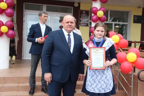 В школах Болгара прозвенел Последний звонок
