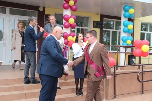В школах Болгара прозвенел Последний звонок