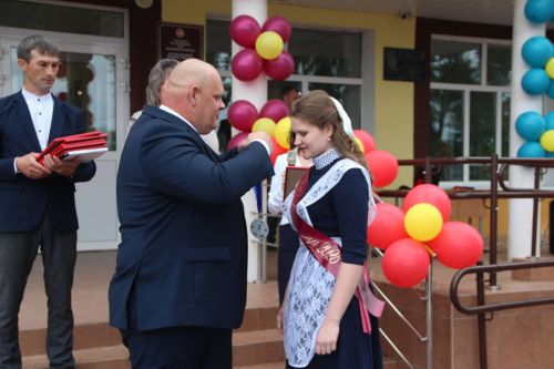 В школах Болгара прозвенел Последний звонок