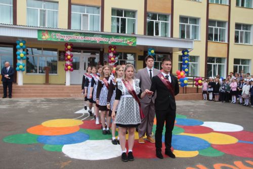 В школах Болгара прозвенел Последний звонок