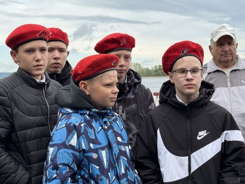 Роман Исланов принял участие в изготовлении искусственных нерестилищ в рамках акции "Рыбе – быть!"