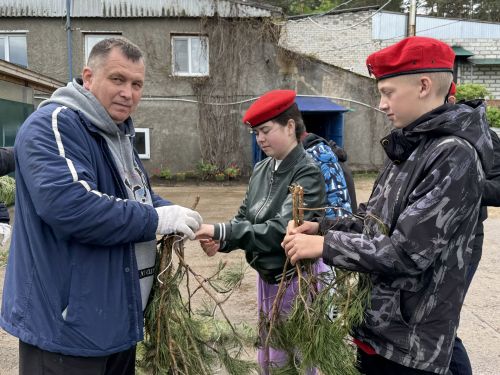 Роман Исланов принял участие в изготовлении искусственных нерестилищ в рамках акции "Рыбе – быть!"