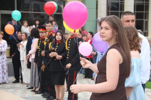 В Болгаре прошла торжественная церемония вручения аттестатов школьникам