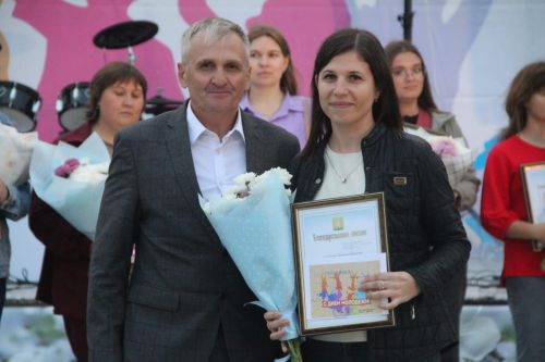 На Дне молодёжи состоялось торжественное награждение молодых специалистов Спасского района