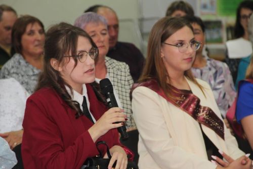 Роман Исланов встретился с выпускниками- высокобалльниками