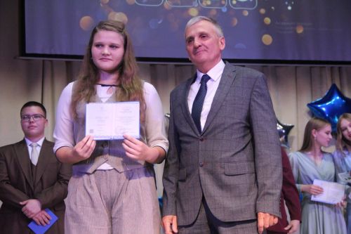 В Болгаре прошла торжественная церемония вручения аттестатов школьникам