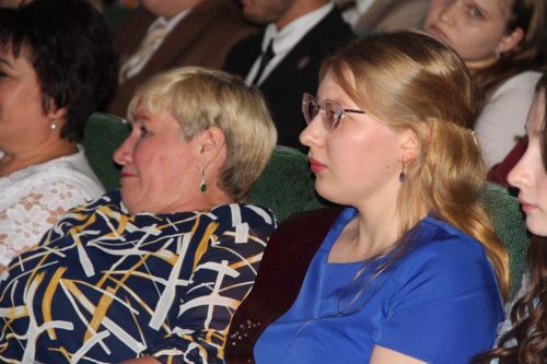 В Болгаре прошла торжественная церемония вручения аттестатов школьникам