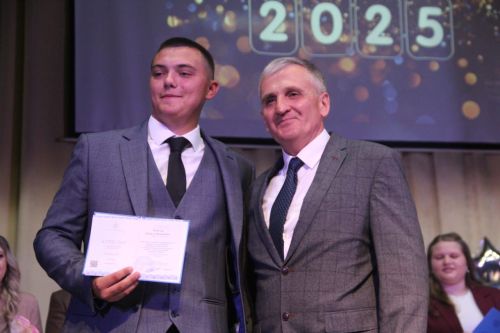 В Болгаре прошла торжественная церемония вручения аттестатов школьникам