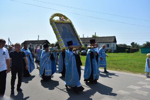В селе Три Озера почтили память Тихвинской иконы Божией Матери