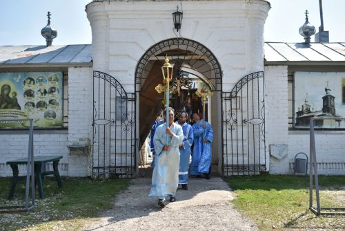 В селе Три Озера почтили память Тихвинской иконы Божией Матери