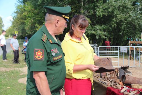 В Антоновке проходит Фестиваль поисковой и военно-патриотической песни "Река времени"
