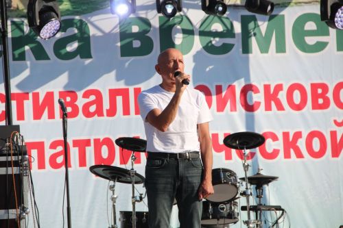 На сцене Фестиваля "Река времени" десятки артистов представили своё творчество