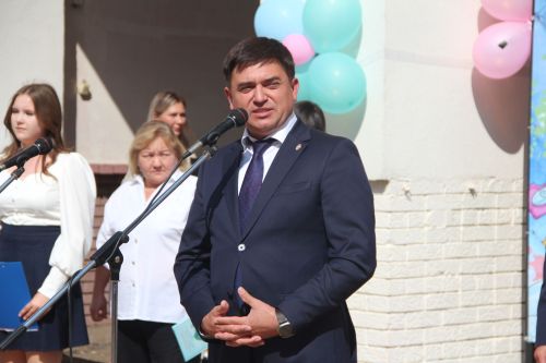 День знаний отметили ученики второй городской средней школы Болгара