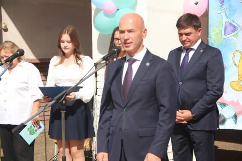 День знаний отметили ученики второй городской средней школы Болгара