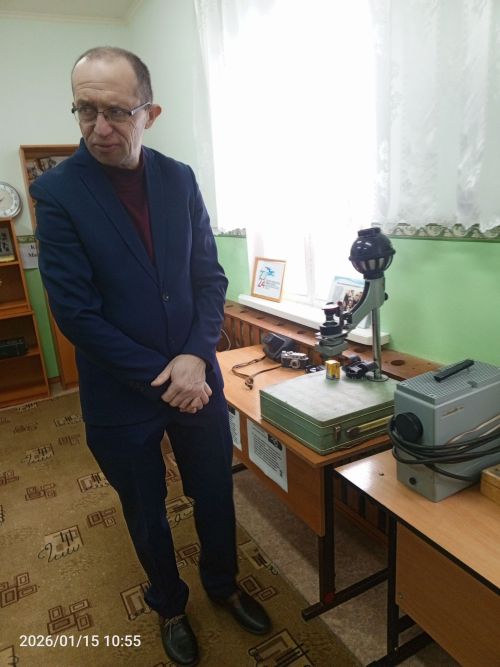 Редактор "Новой жизни" наградил лауреатов премии А.Н Бурумова