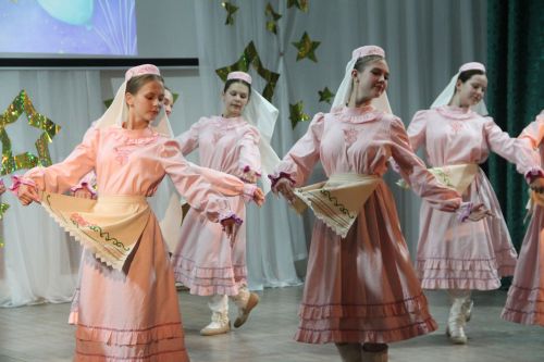 В Болгарской детской школе искусств прошёл выпускной бал