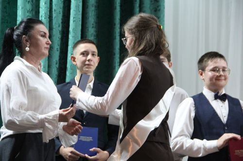 В Болгарской детской школе искусств прошёл выпускной бал