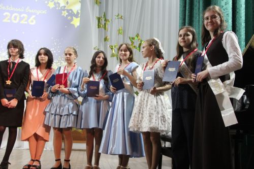 В Болгарской детской школе искусств прошёл выпускной бал