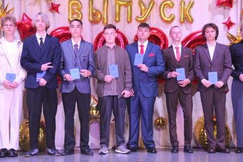 В Болгаре прошла торжественная церемония вручения аттестатов выпускникам школ - 2