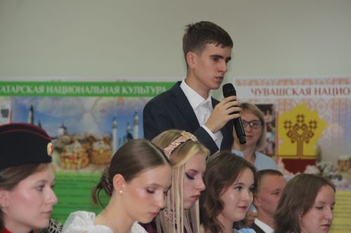 В Болгаре прошла встреча главы района Романа Исланова с высокобалльниками-2026