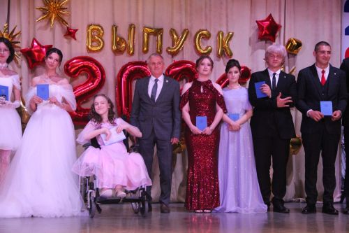В Болгаре прошла торжественная церемония вручения аттестатов выпускникам школ - 2