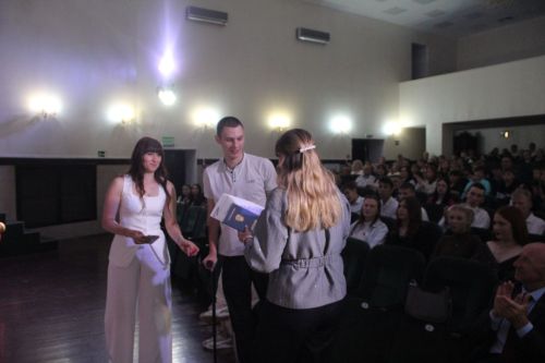 В Спасском техникуме отраслевых технологий состоялся выпускной вечер