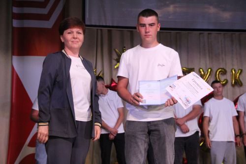 В Спасском техникуме отраслевых технологий состоялся выпускной вечер