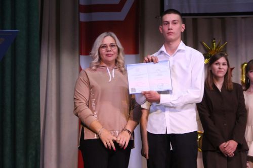 В Спасском техникуме отраслевых технологий состоялся выпускной вечер