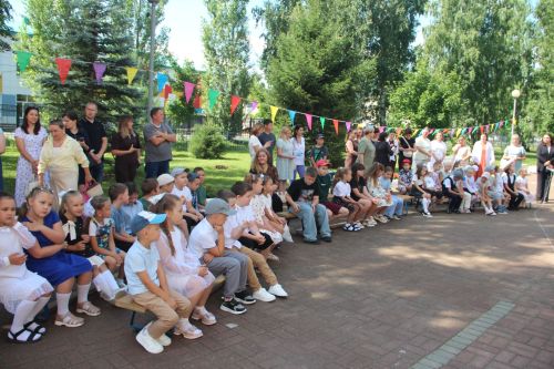 Во второй школе Болгара прошла традиционная акция "Помоги собраться в школу" (2026)
