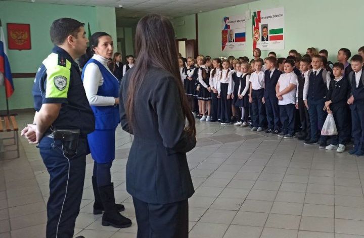 Школьникам Болгара рассказали о пользе ремней безопасности