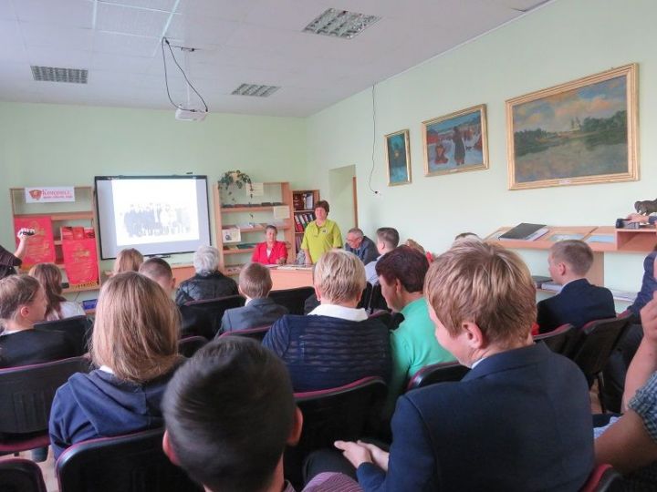 Спасские школьники встретились с активистами комсомольского движения