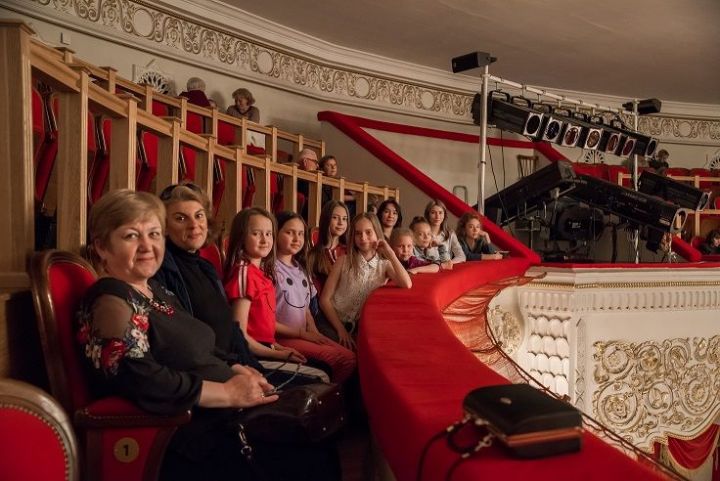 Юные танцоры из Болгара побывали в театре оперы и балета