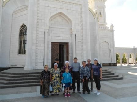 Группа из Алькеевского дома-интерната для престарелых и инвалидов посетила Болгар (ФОТО)