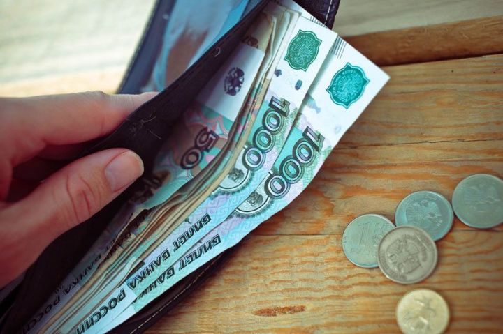 С 1 января МРОТ в России увеличивается до 11280 рублей