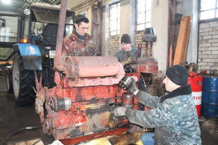 В хозяйстве Александра Планина Спасского района полным ходом идет подготовка техники к полевому сезону