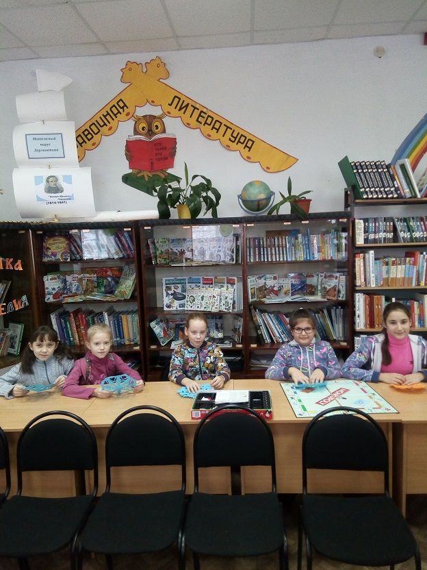 В детской библиотеке Болгара прошла викторина «Новогодние веселинки от снежинки» (+ФОТО)