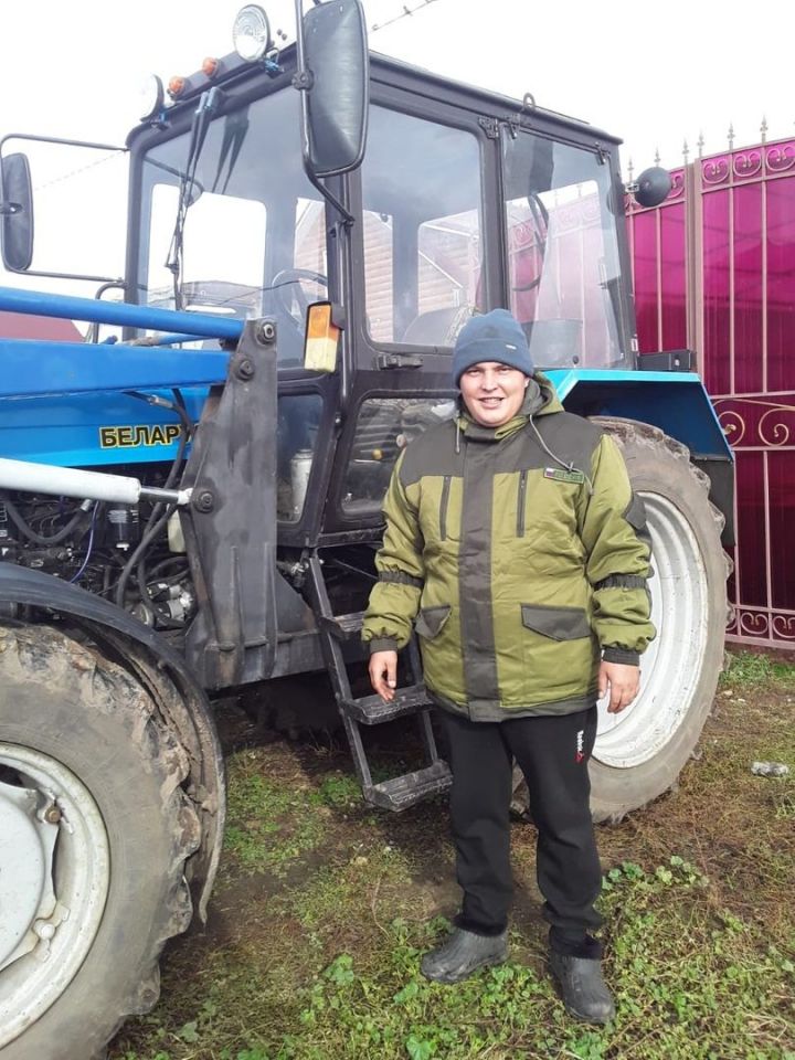 Молодой механизатор из Спасского района с большим желанием трудится на родной земле