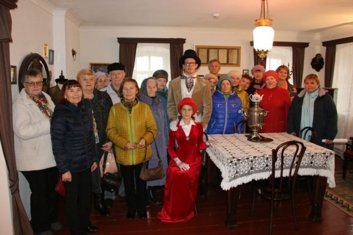 Сотрудники  Болгарского музея-заповедника провели экскурсию для ветеранов