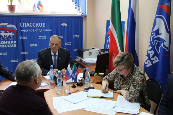 Депутат кабул итә