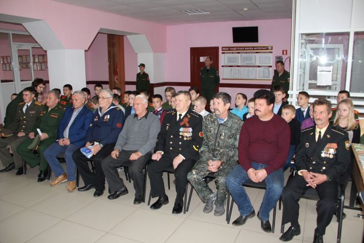 Мәктәпкә Диңгез флоты ветераннары килде