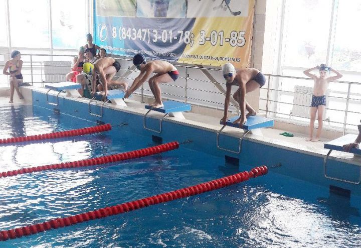 В Болгаре выявили лучших пловцов