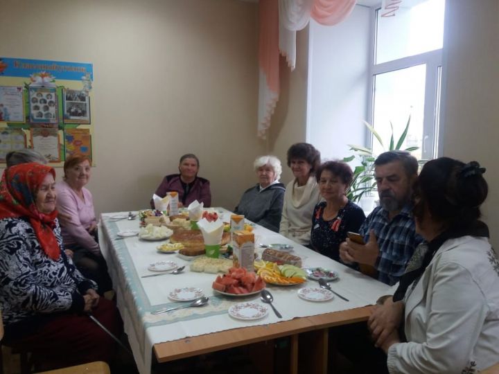 В Болгарской санаторной школе прошла встреча с ветеранами