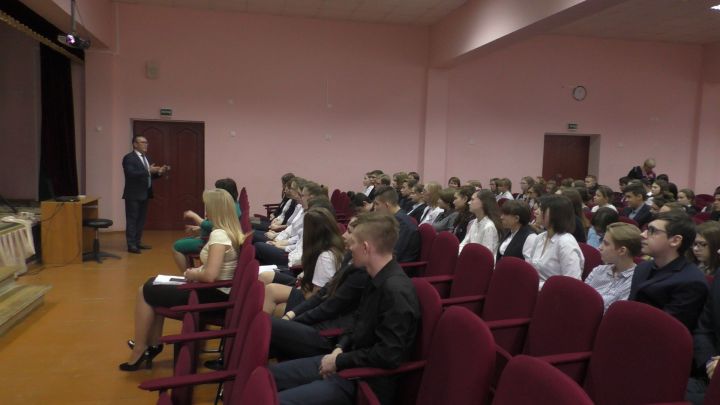 Болгарским школьникам рассказали о деятельности антимонопольной службы (ФОТО)