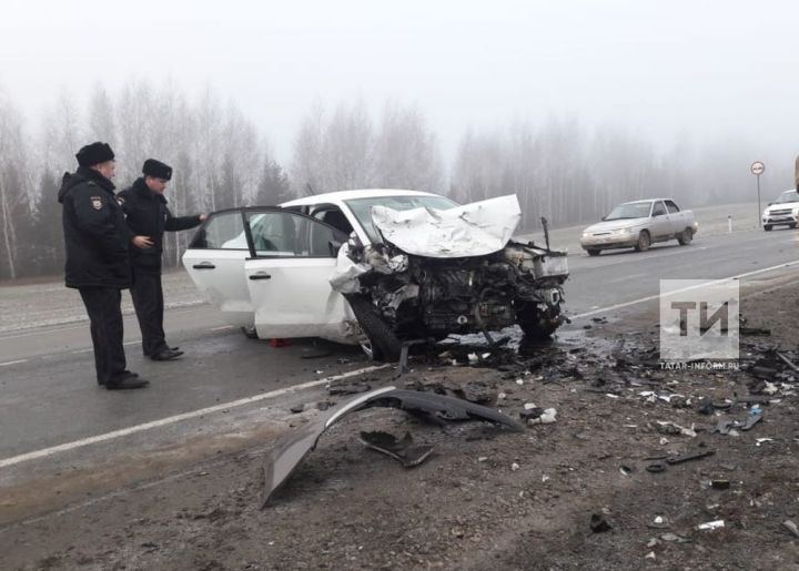 В Татарстане в страшном ДТП погибли четыре человека