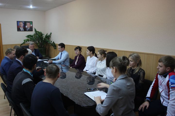 В Болгаре прошла встреча главы района с активистами общественной молодёжной палаты