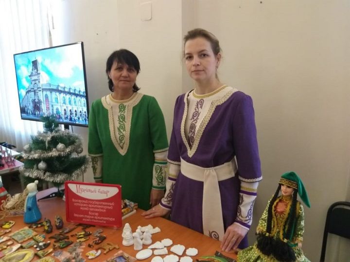 Сотрудники Болгарского музея-заповедника приняли участие в ярмарке новогодних подарков