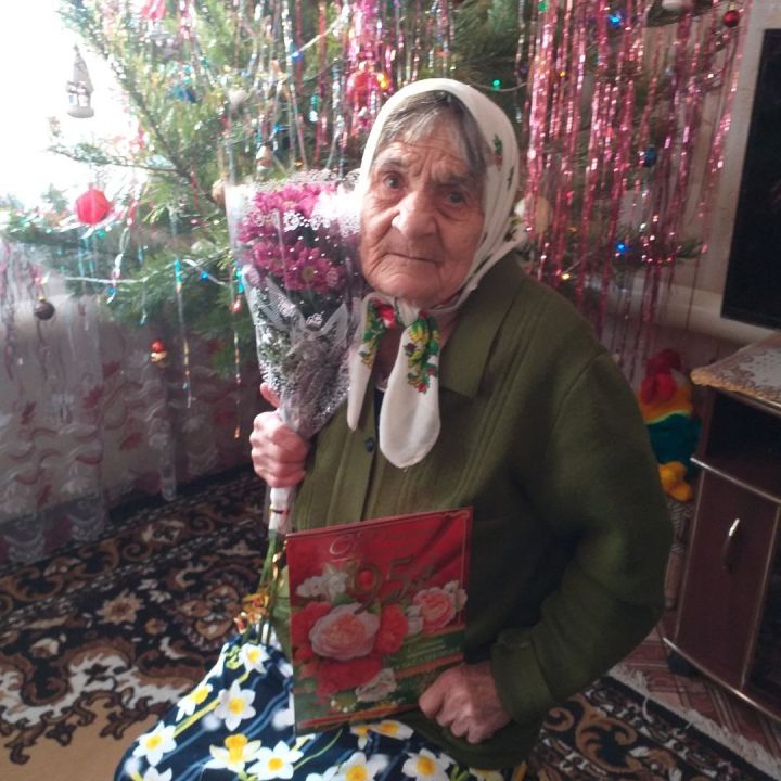 Труженицу тыла из Спасского района Евгению Игнатьеву поздравили с юбилеем
